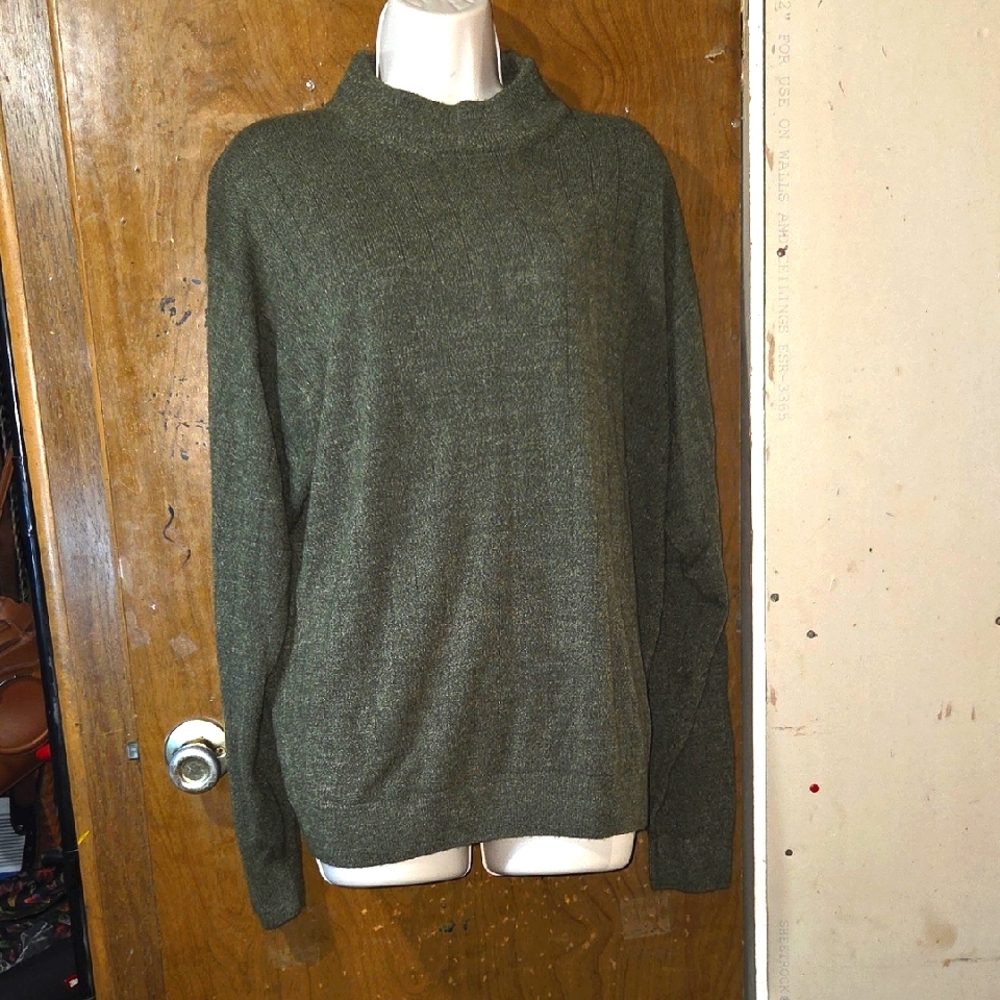 XL Men's Olive Green Sweater